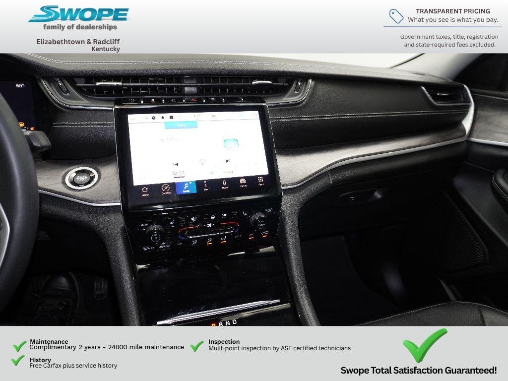 Used 2023 Bright White Clearcoat Jeep Limited image 18
