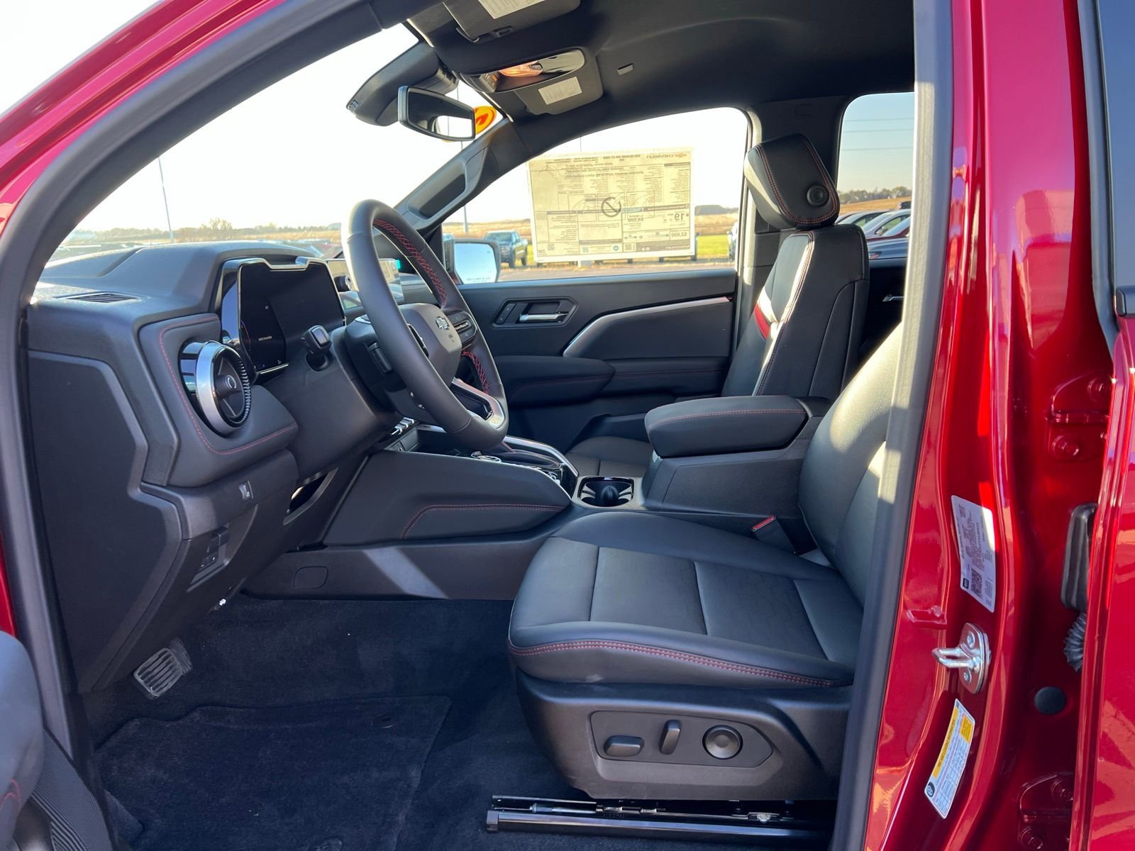 2026 Chevrolet Colorado Z71 - Photo 15