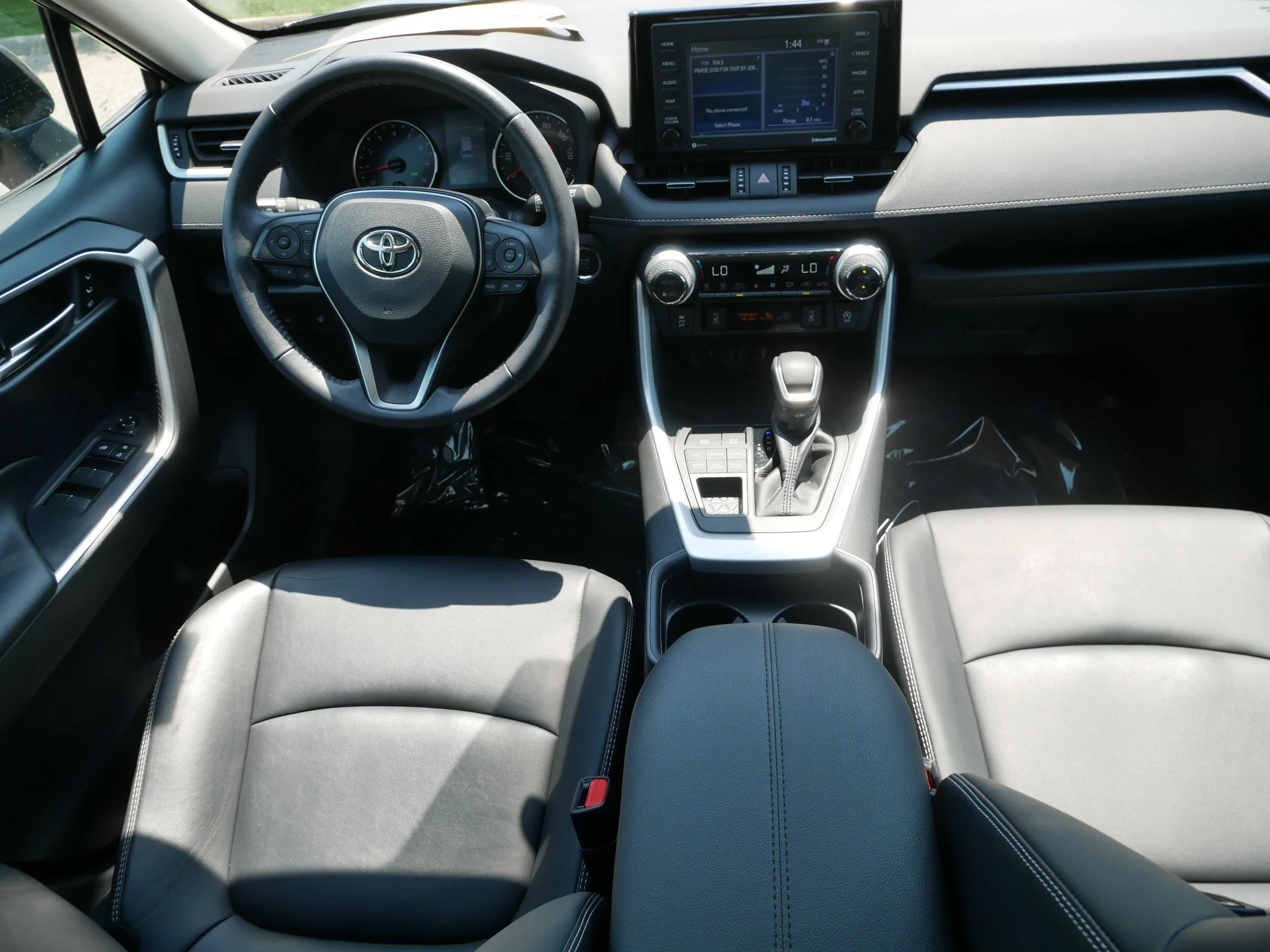 Used 2021 Magnetic Gray Metallic Toyota XLE Premium image 10
