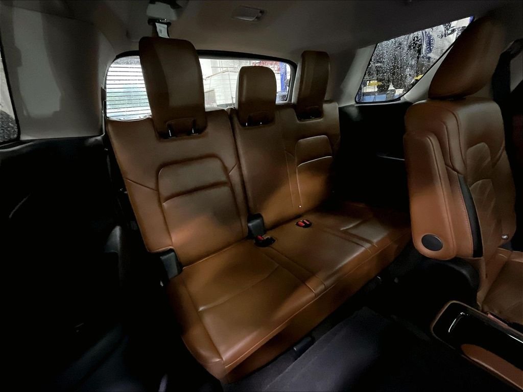 Used 2025 Everest White Pearl/Black Nissan Platinum image 17