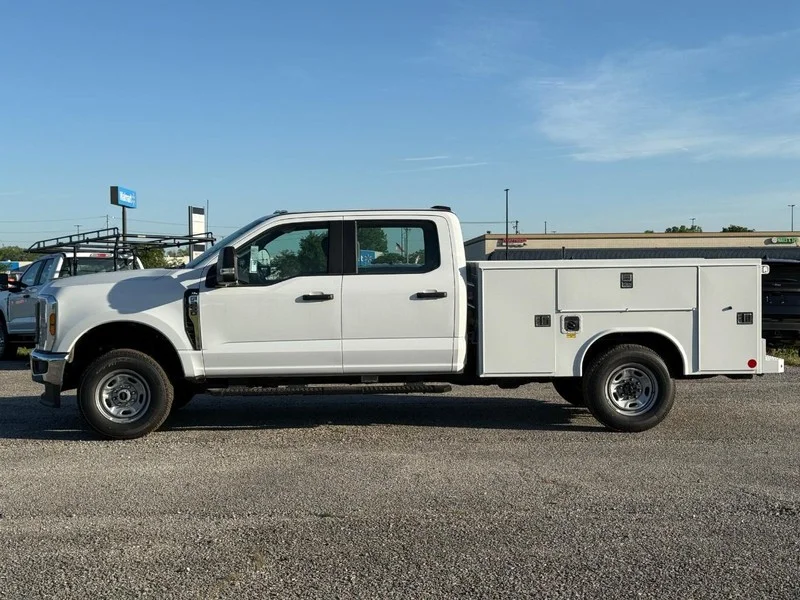 New 2026 Oxford White Ford XL 4WD Crew Cab Service Body image 2