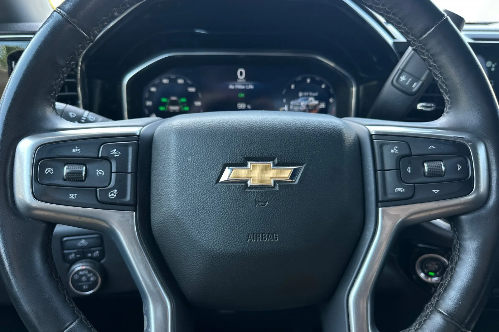 Used 2025 White Chevrolet LT image 22