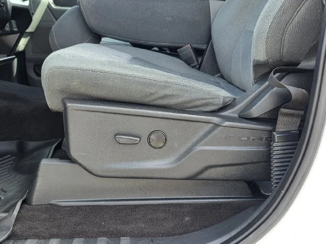 Used 2021 White Ford XLT image 16