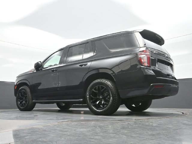 Used 2022 Black Chevrolet Z71 image 19