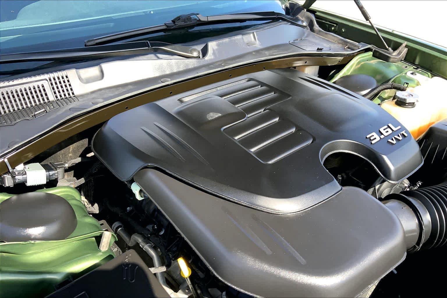 Used 2021 F8 Green Dodge SXT image 30