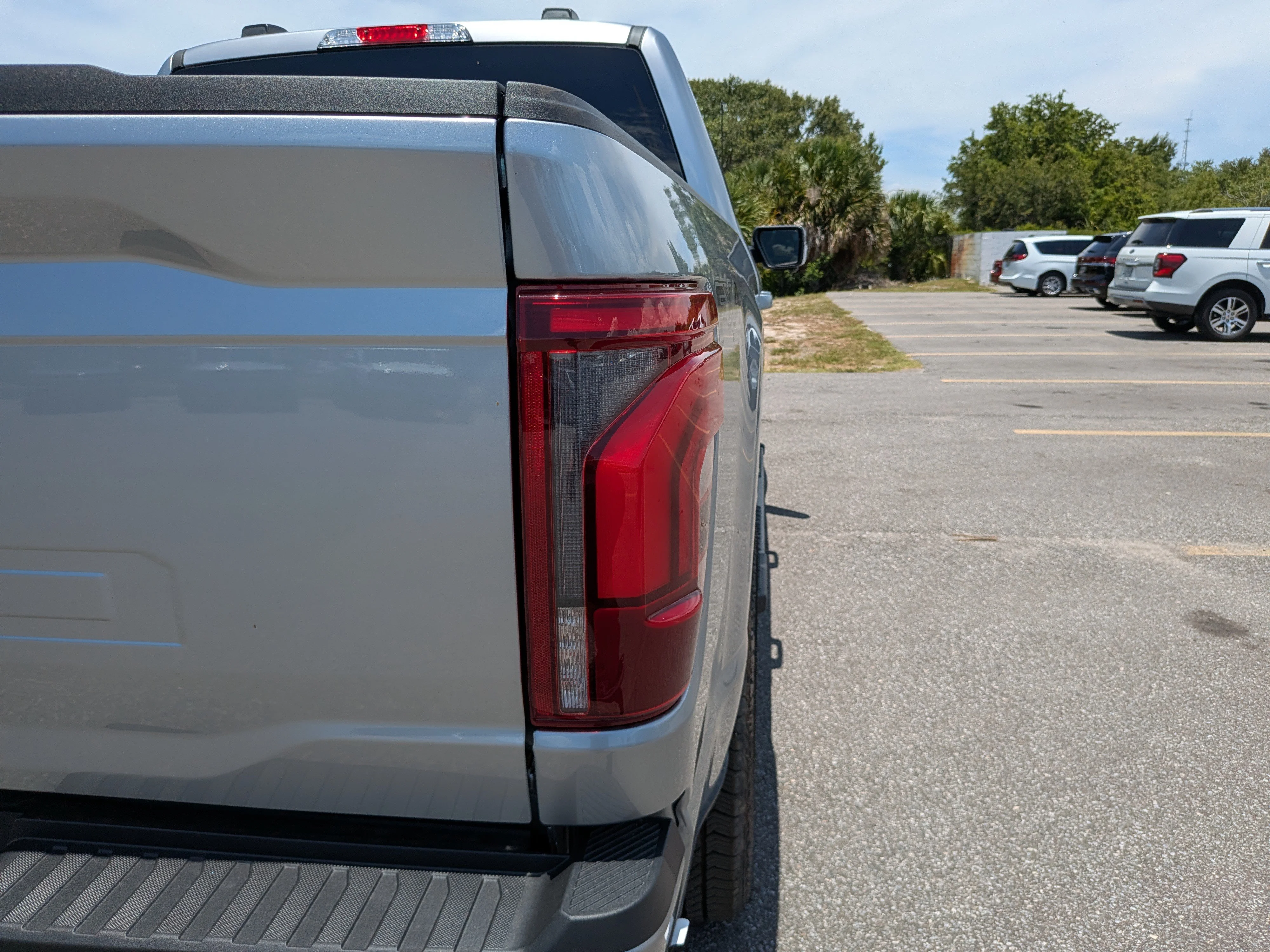 New 2026 Iconic Silver Metallic Ford Lariat image 12