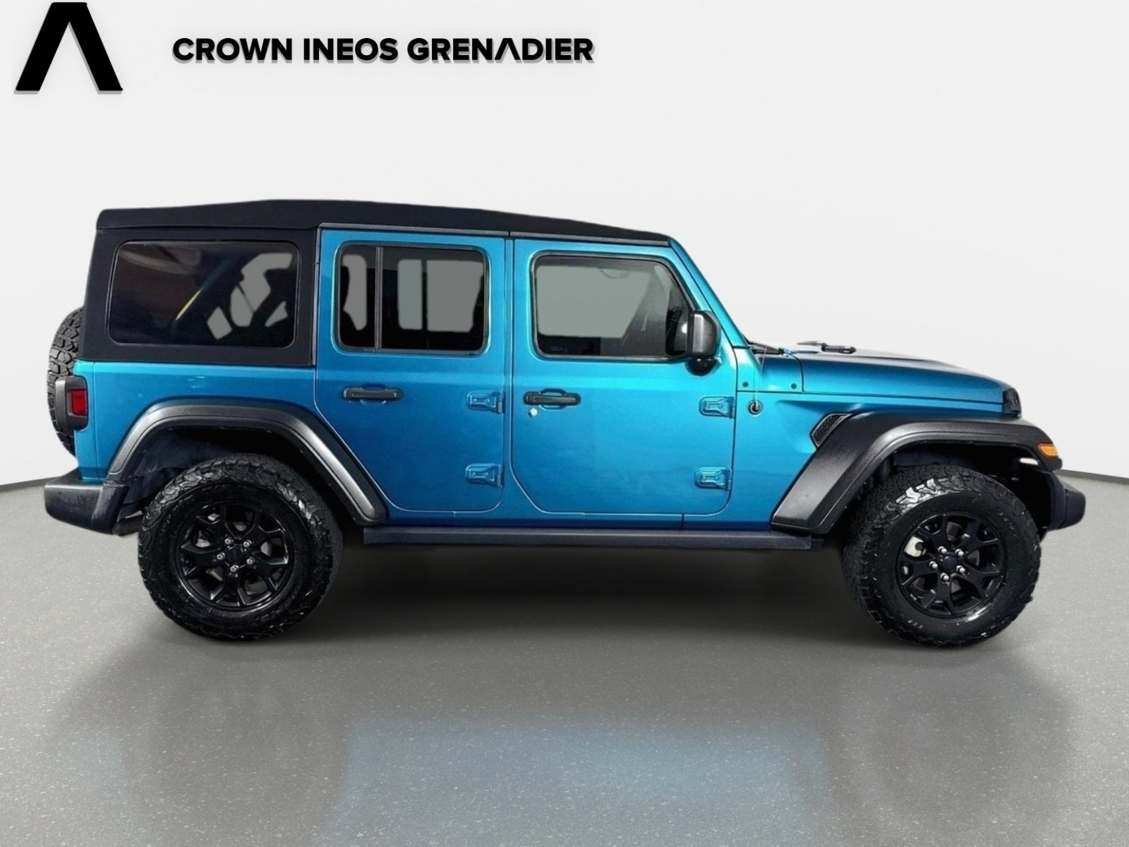 Used 2020 Bikini Pearlcoat Jeep Sport S image 4