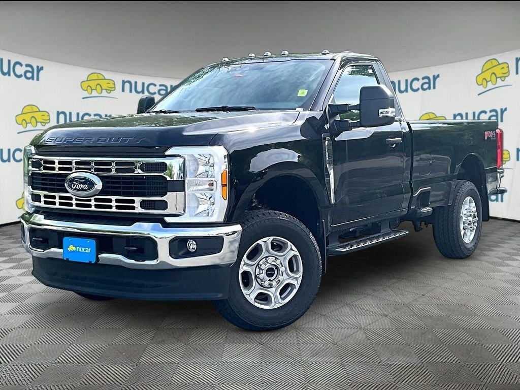 New 2026 Black Metallic Ford XLT image 2