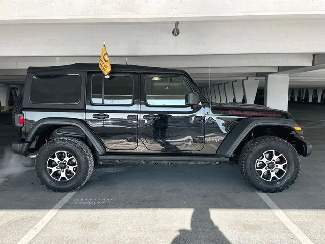 Used 2022 Black Jeep Unlimited Rubicon image 9