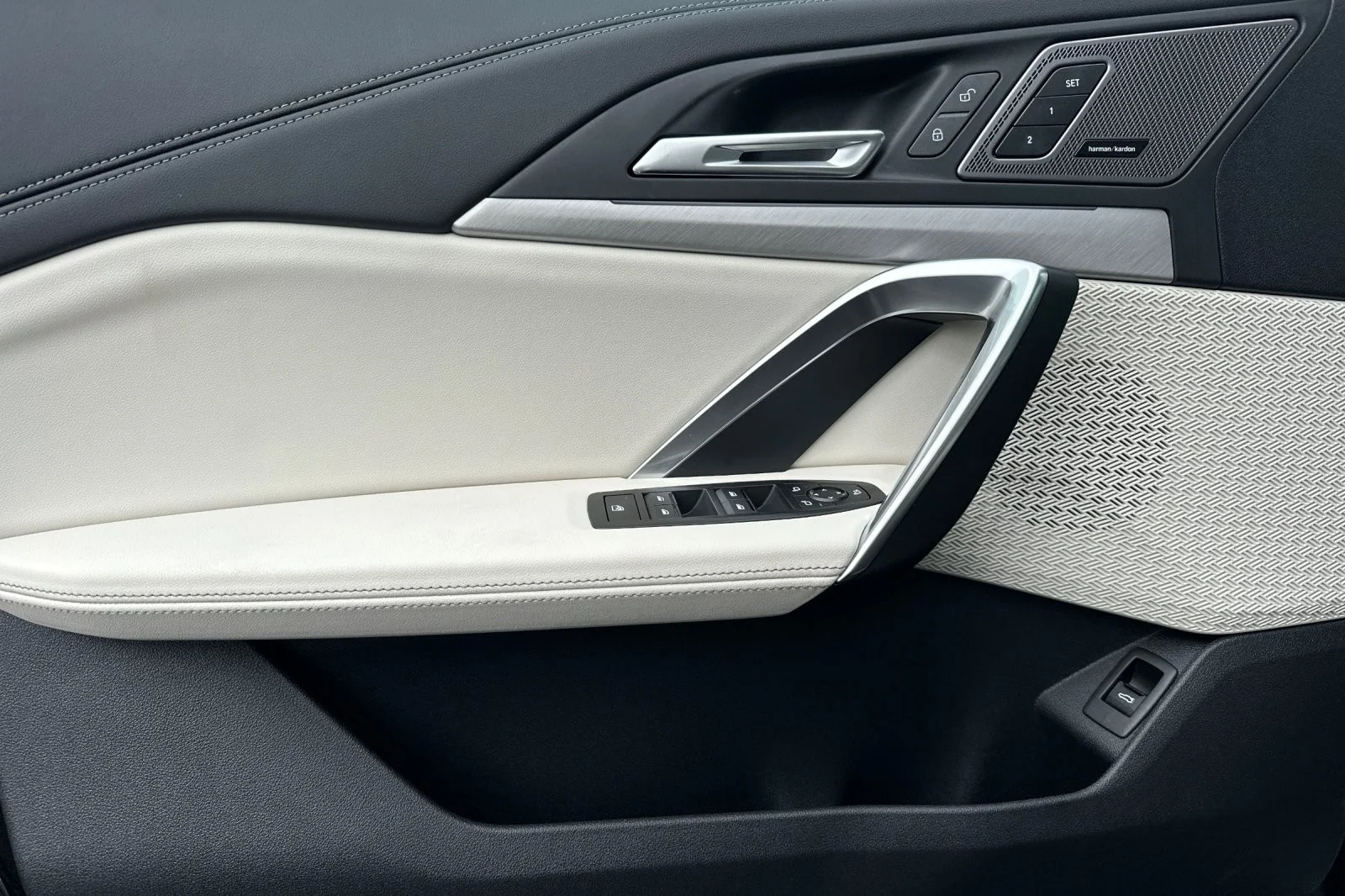 2026 BMW X1 M35i - Photo 10