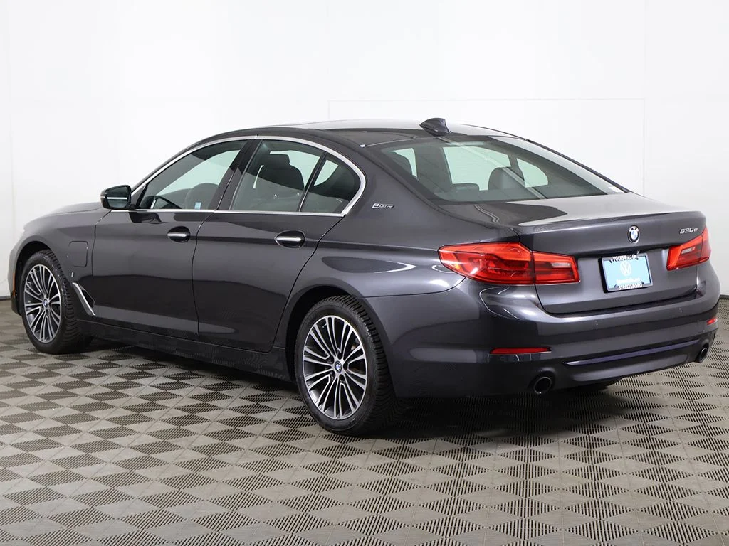 Used 2018 Dark Graphite BMW 530e xDrive iPerformance image 11