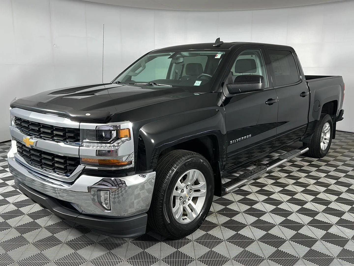 Used 2018 Black Chevrolet LT image 16