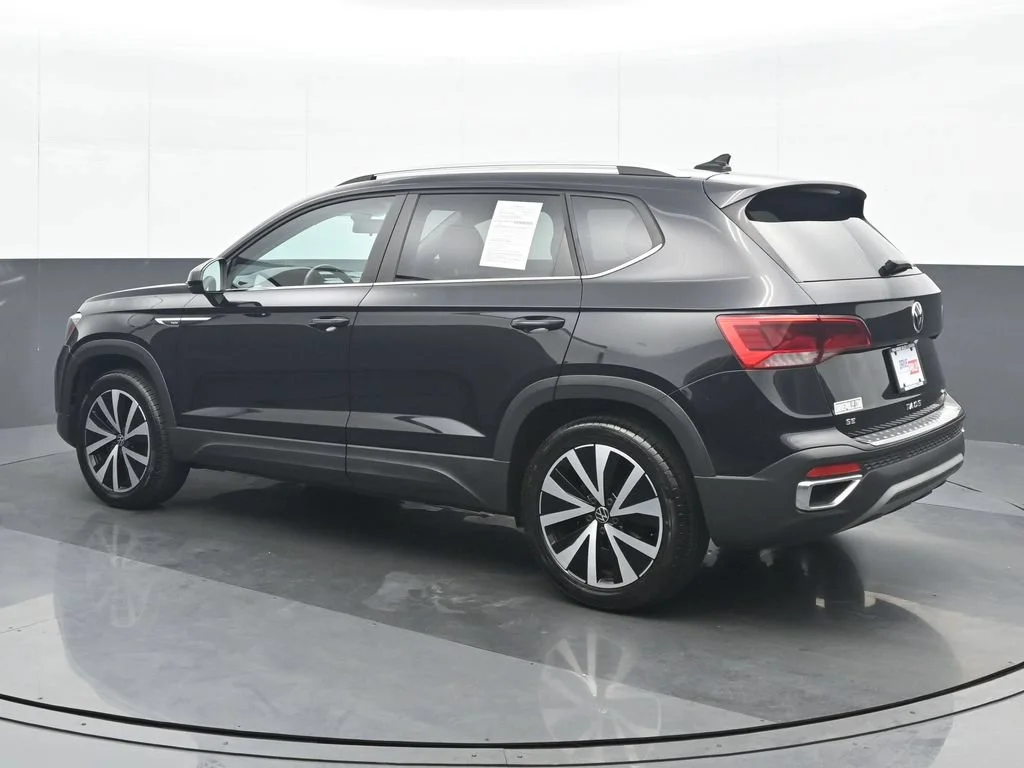 Used 2022 Black Volkswagen 1.5T SE image 4