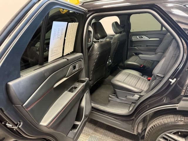 Certified Used 2025 Agate Black Metallic Ford ST-Line image 19
