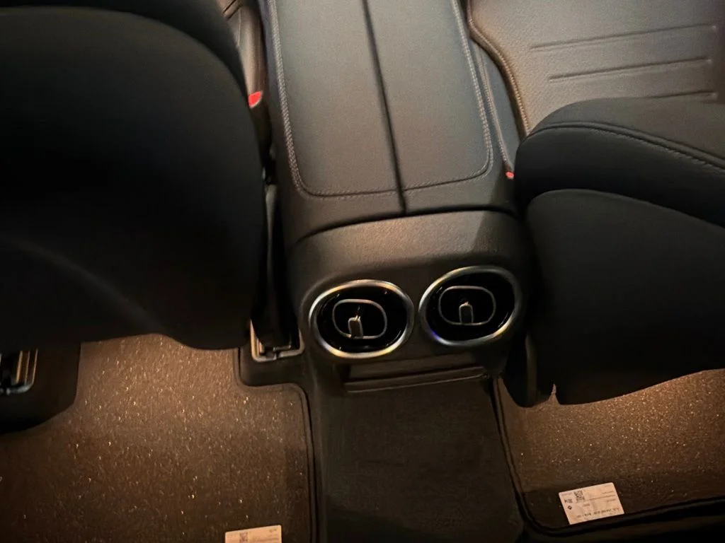 New 2027 Black Mercedes-Benz GLC 300 image 22