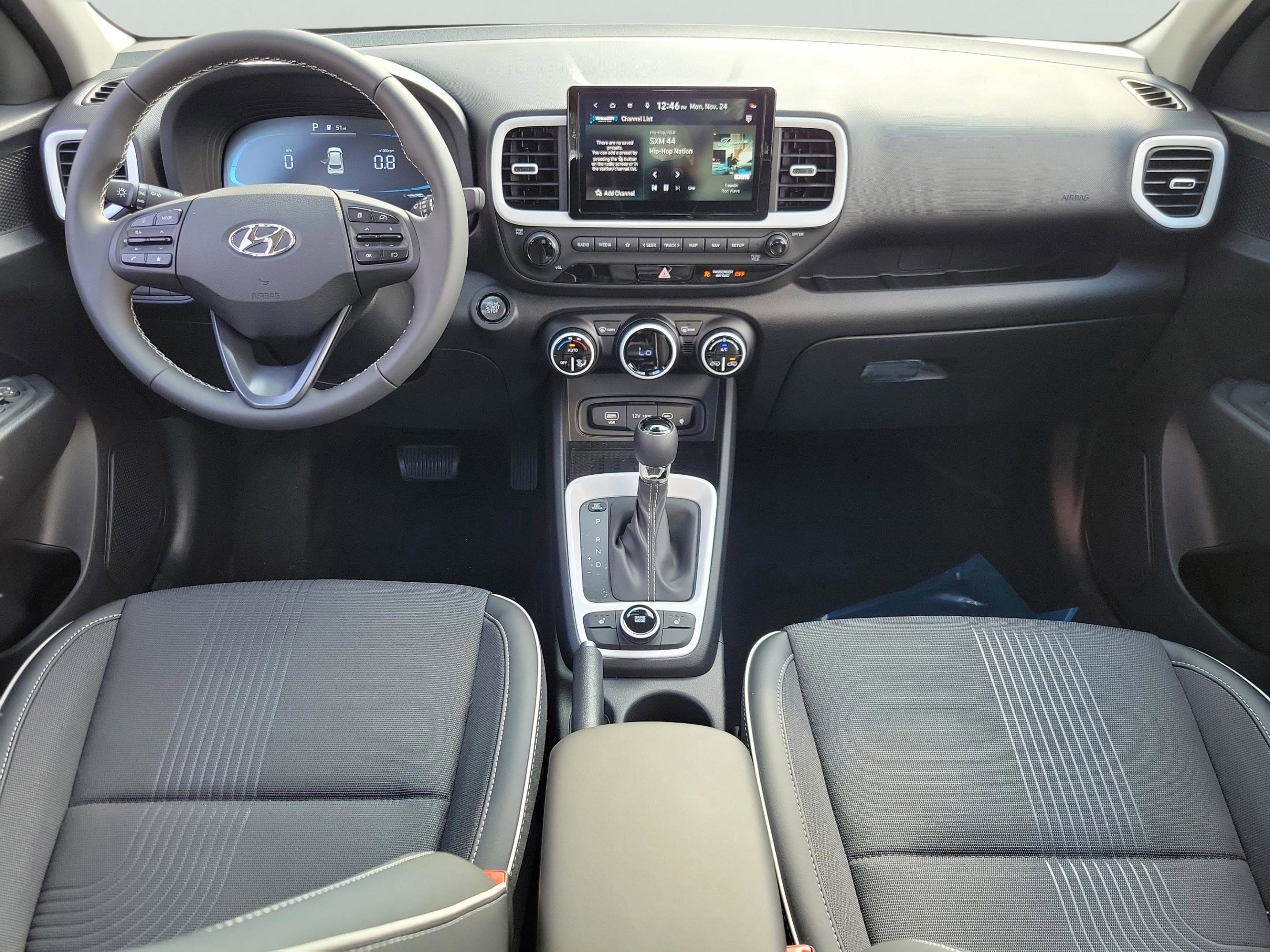 2025 Hyundai Venue Limited - Photo 5