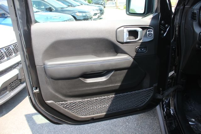 Used 2023 Black Jeep Rubicon 4xe image 19