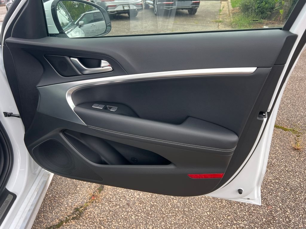 2026 GENESIS G70 Standard - Photo 14
