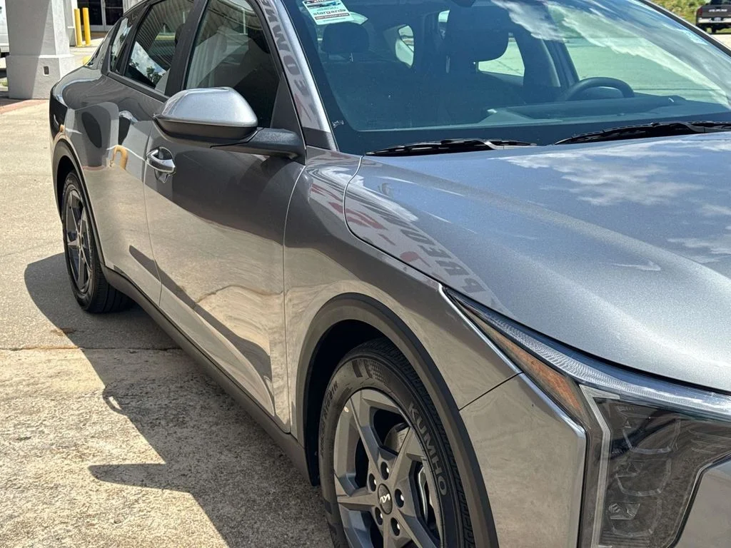 2025 Kia K4 LXS - Photo 9