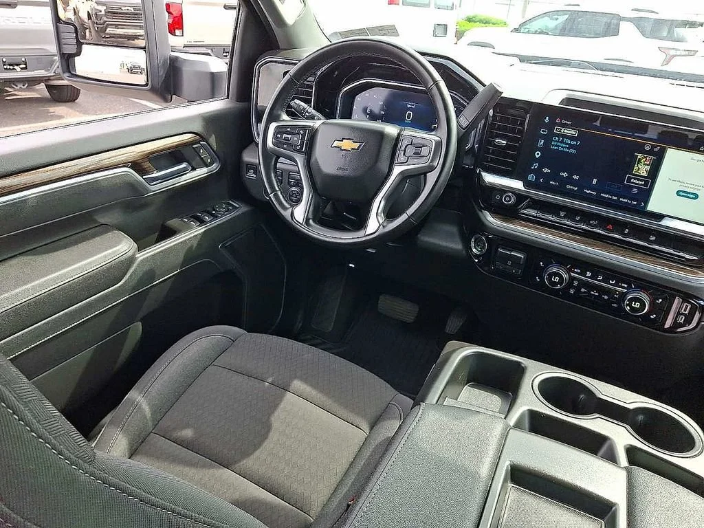 Used 2025 Sterling Gray Metallic Chevrolet LT image 14