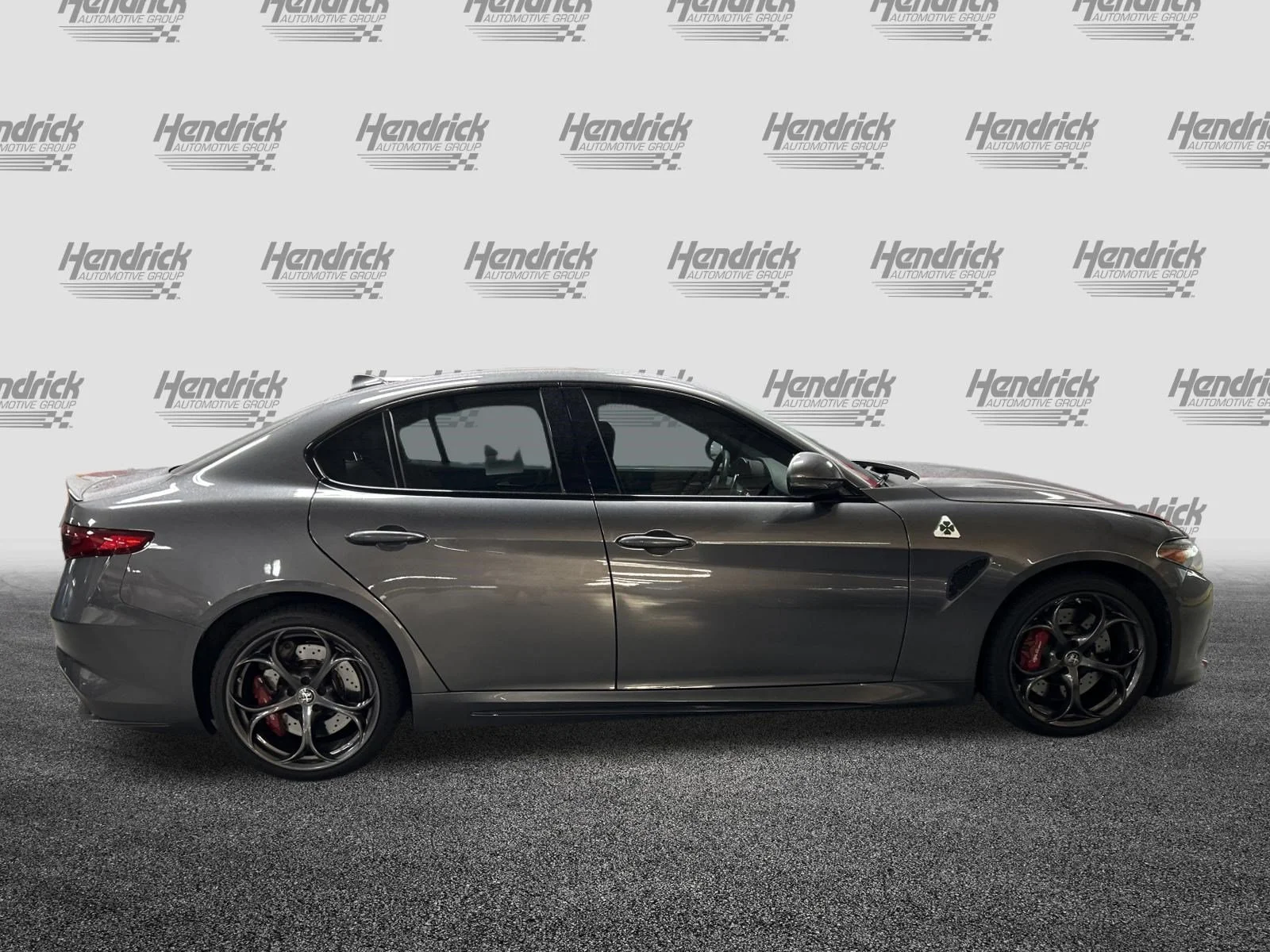 Used 2018 Vesuvio Gray Metallic Alfa Romeo  image 3