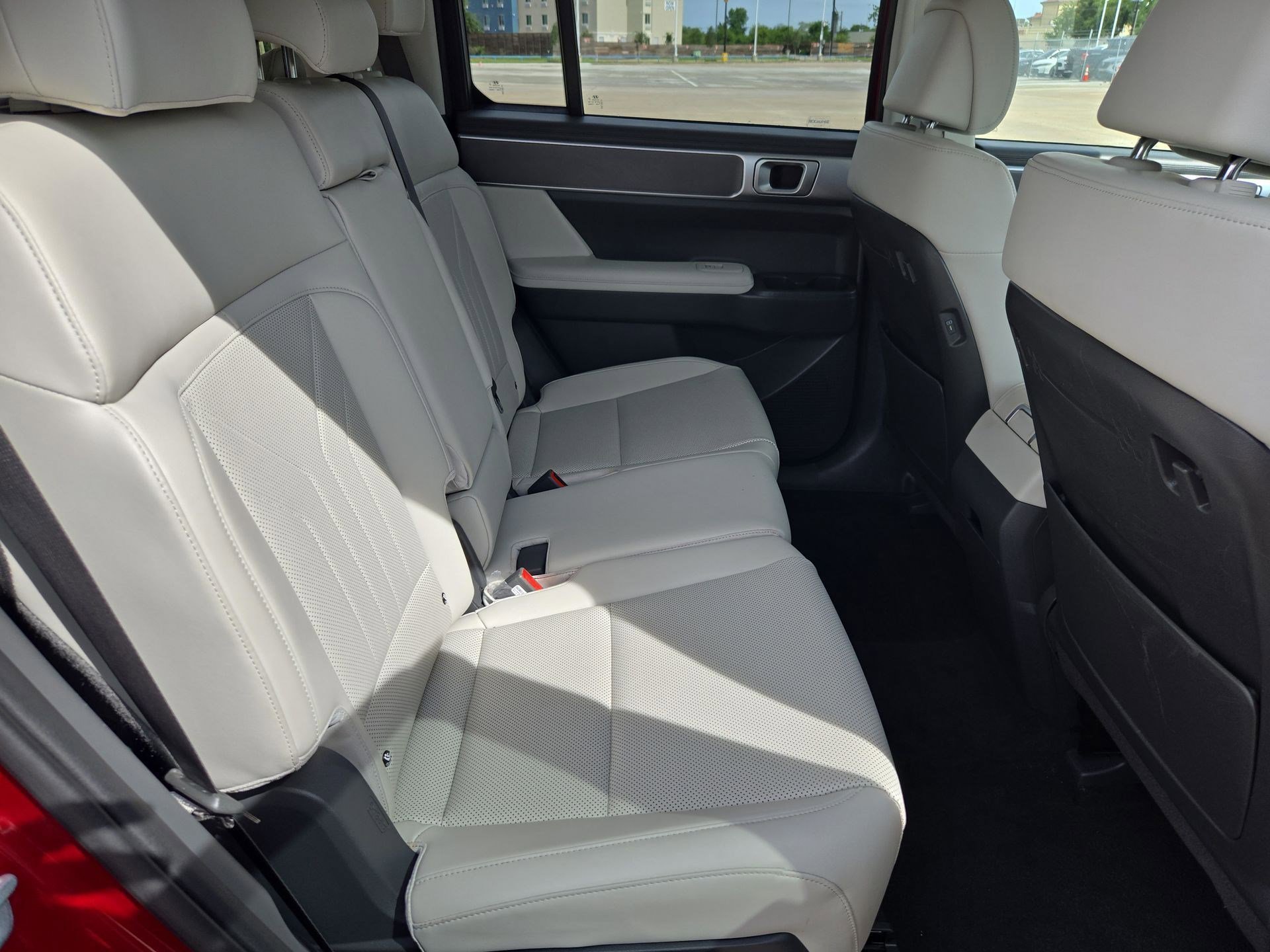Used 2025 Ultimate Red Hyundai SEL image 29