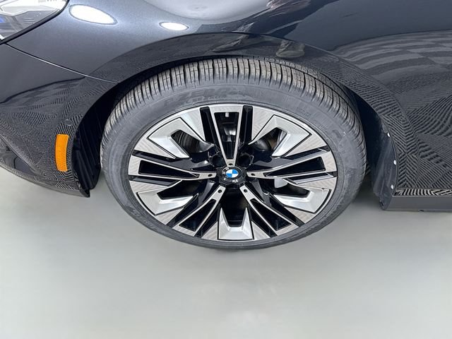 2025 BMW 5 Series 530i - Photo 29