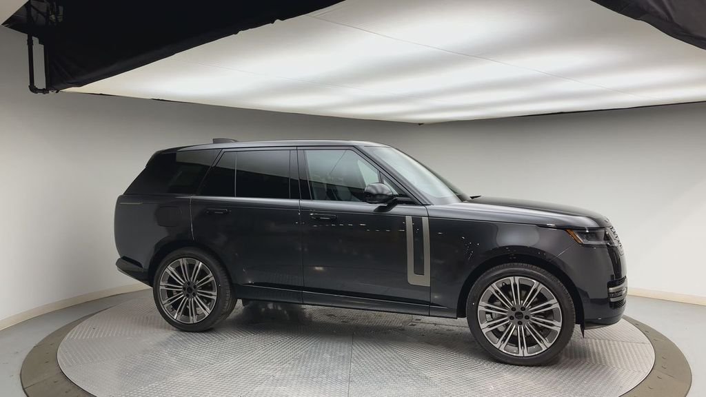 New 2026 Carpathian Gray Premium Metallic Land Rover SE image 9