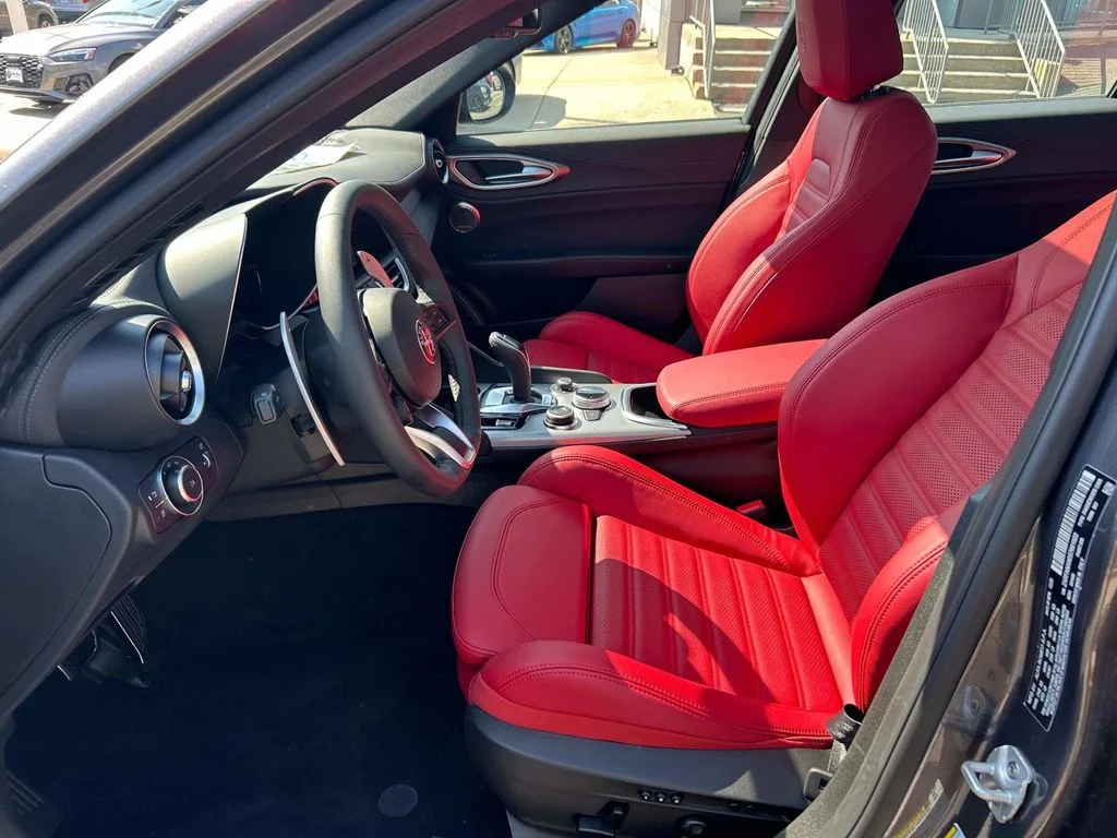 2025 Alfa Romeo Giulia Base - Photo 21