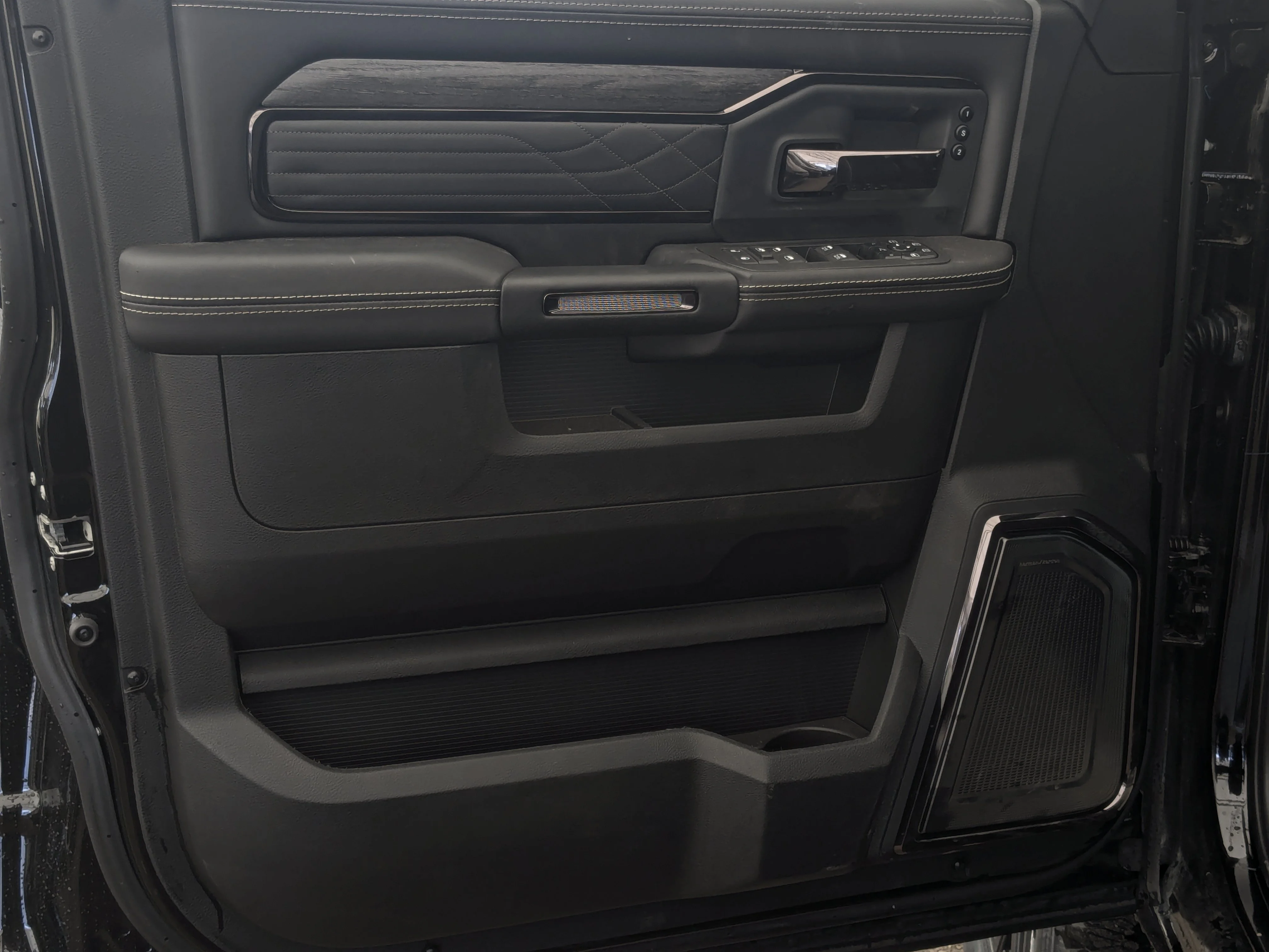 New 2026 Black RAM Limited - - 4x4 - Night Edition - Limited Level 1 Equip Grp - Power Sunroof & More! image 11