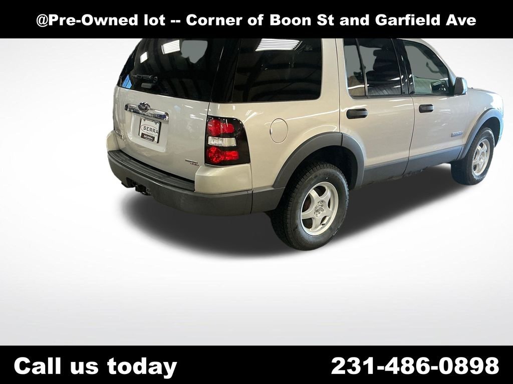 Used 2006 Silver Ford XLT image 5