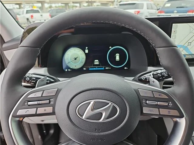New 2025 Abyss Black Pearl Hyundai SEL Premium image 17