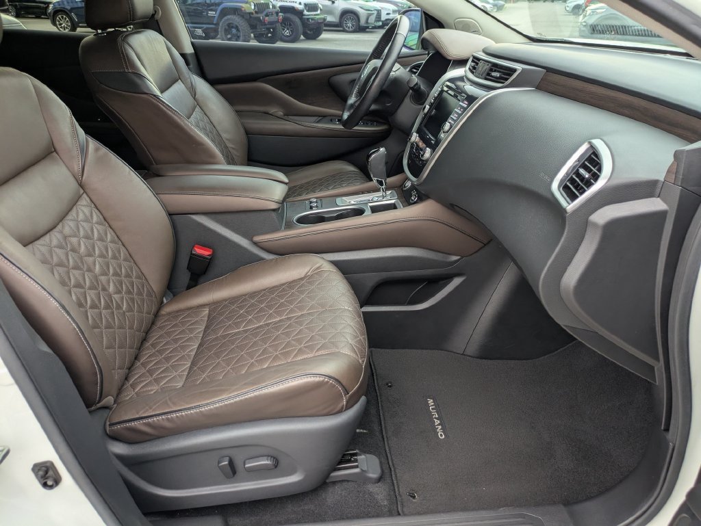 Used 2020 White Nissan Platinum image 21