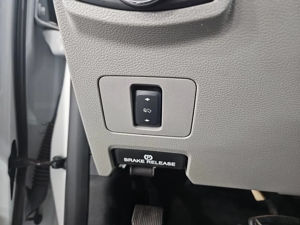 Used 2018 White Ford XLT image 30