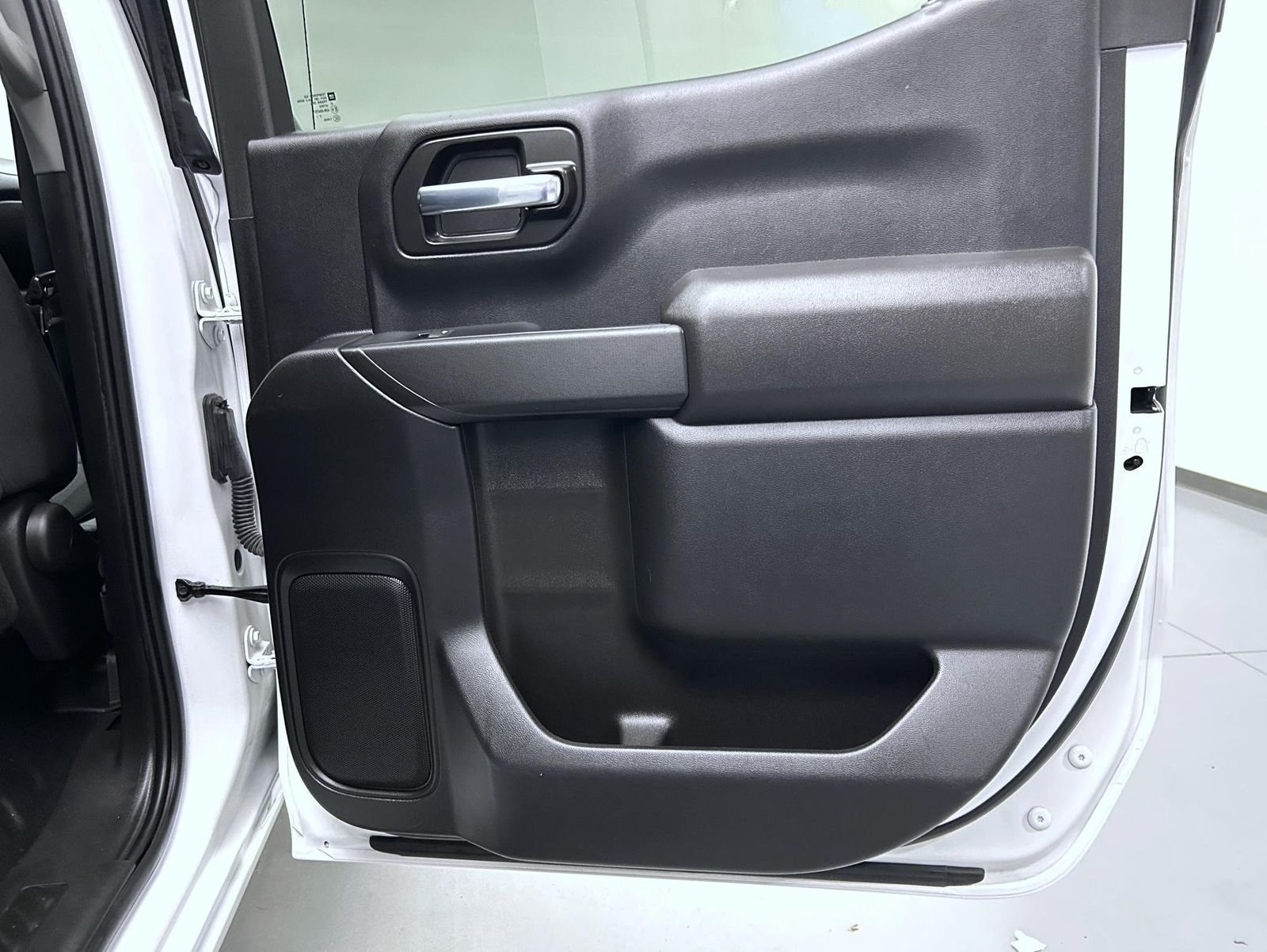 Used 2023 White Chevrolet WT image 17