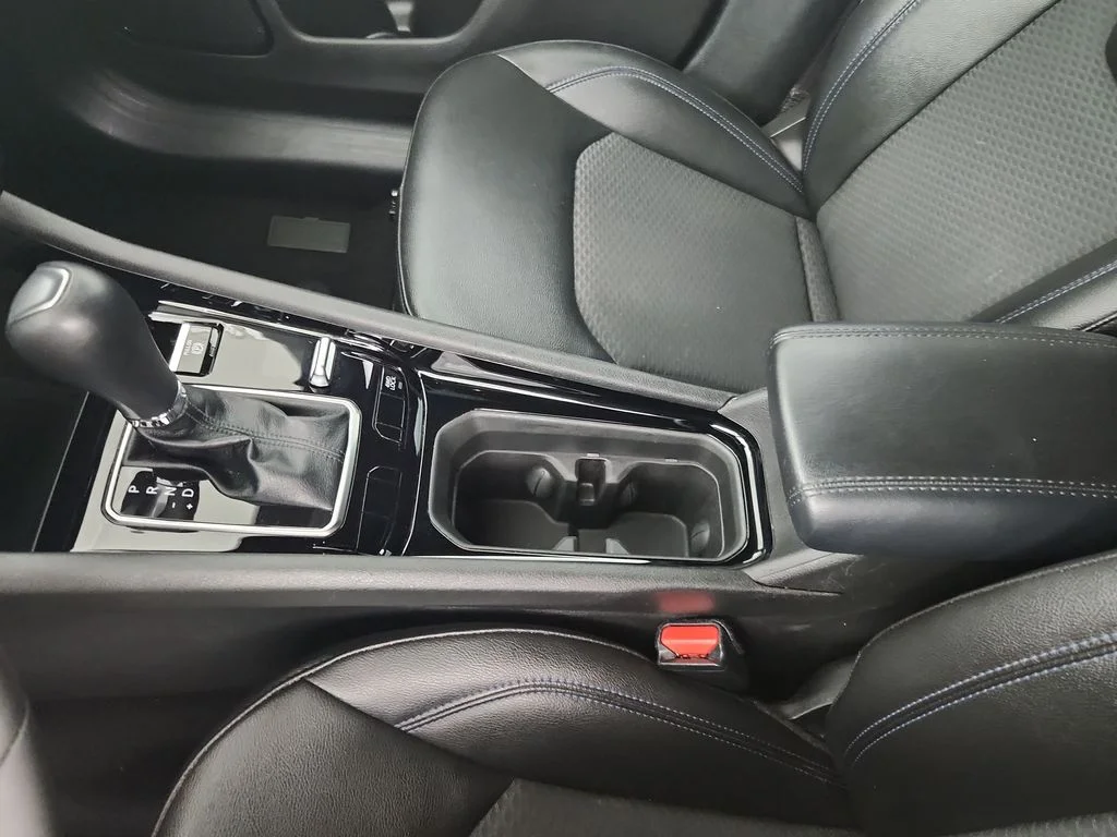 Certified Used 2025 Black Jeep Latitude image 32