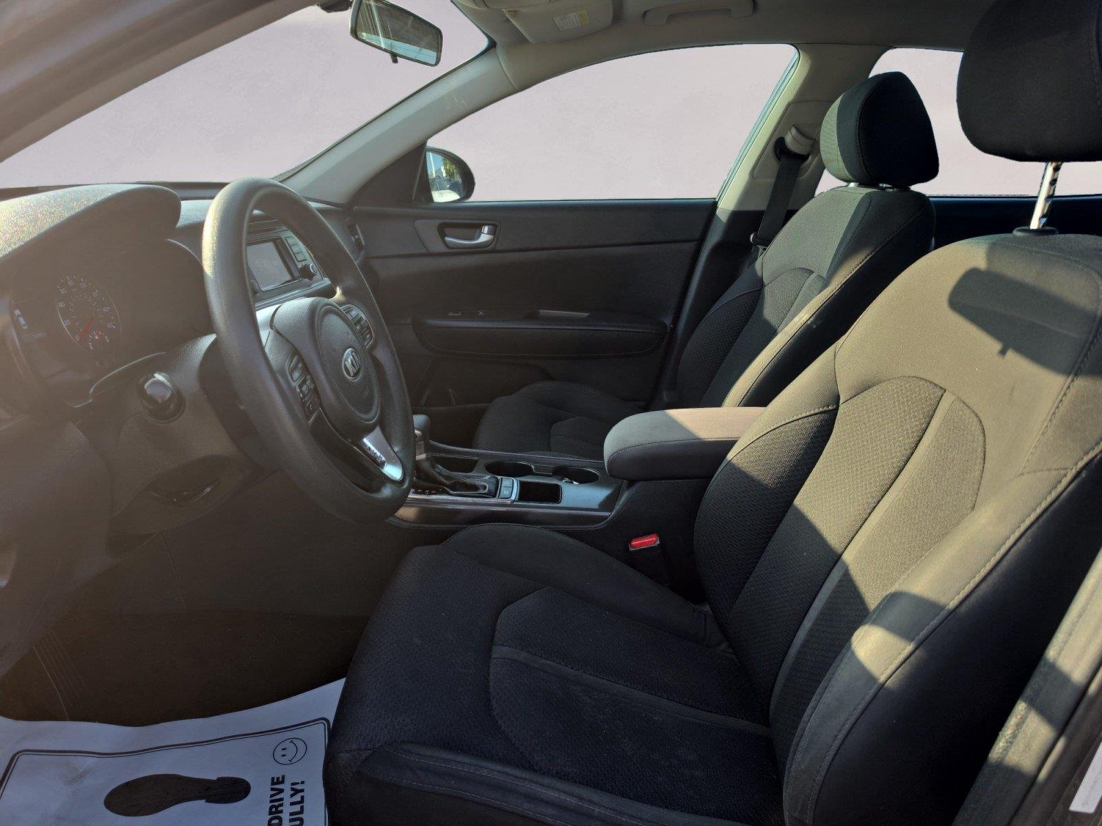 2017 Kia Optima LX - Photo 9