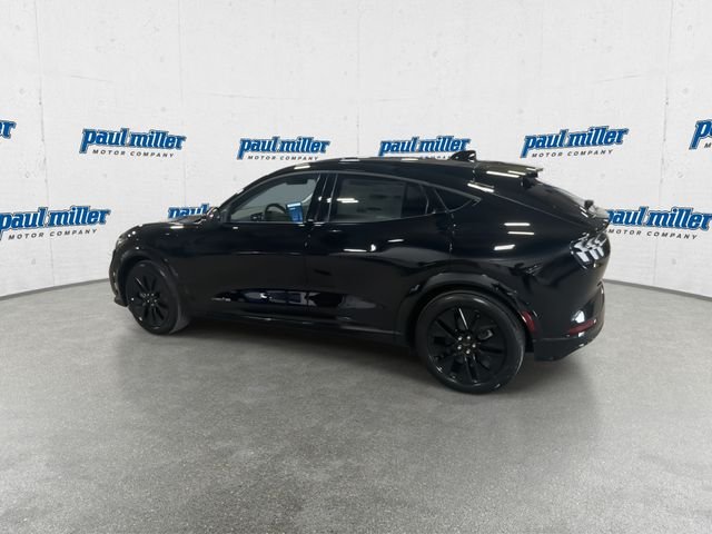 New 2026 Black Ford Premium image 5