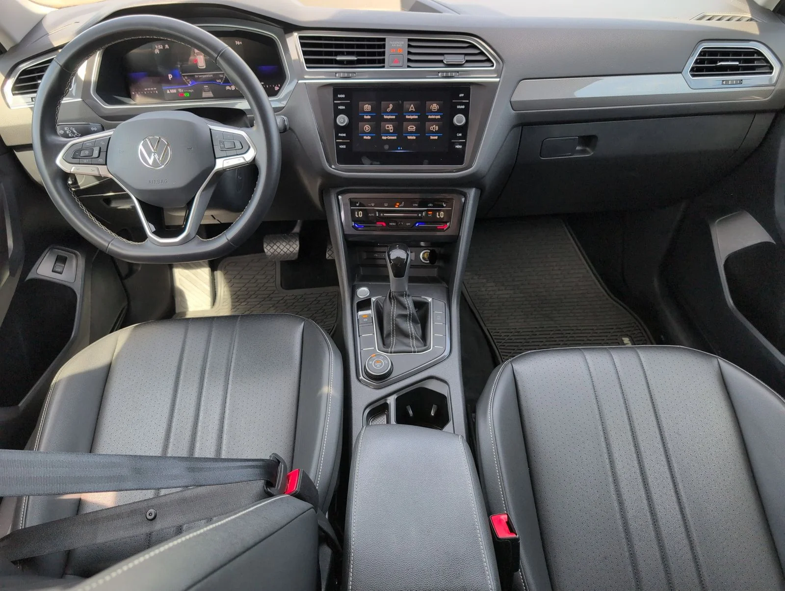 2024 Volkswagen Tiguan SE - Photo 29