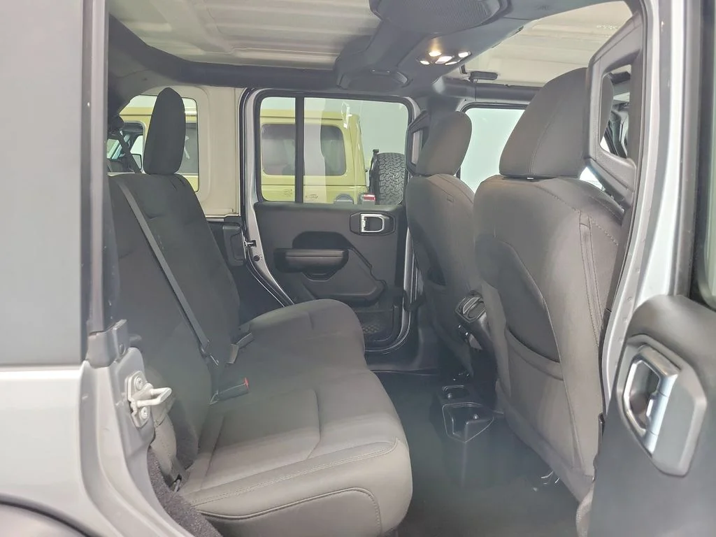 Used 2020 Silver Jeep Unlimited Sport S image 12