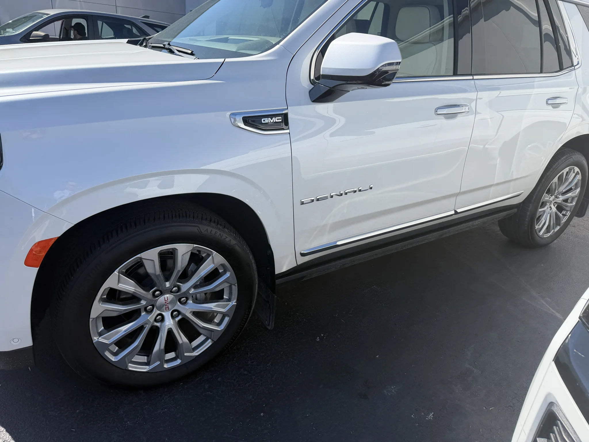 Used 2024 White Frost Tricoat GMC Denali image 3