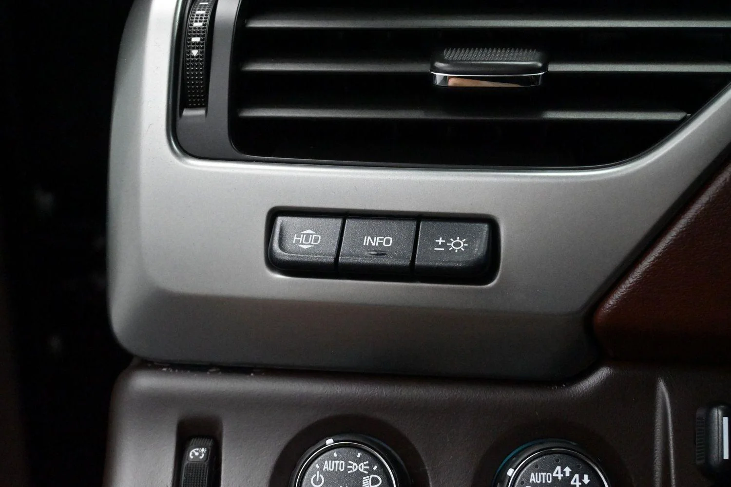 Used 2018 Black Chevrolet Premier image 28
