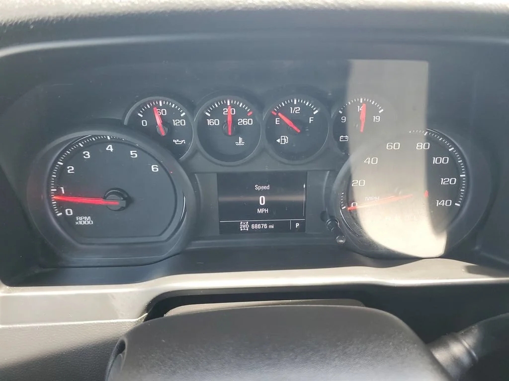 Used 2019 SUMMIT WHITE Chevrolet Custom image 21