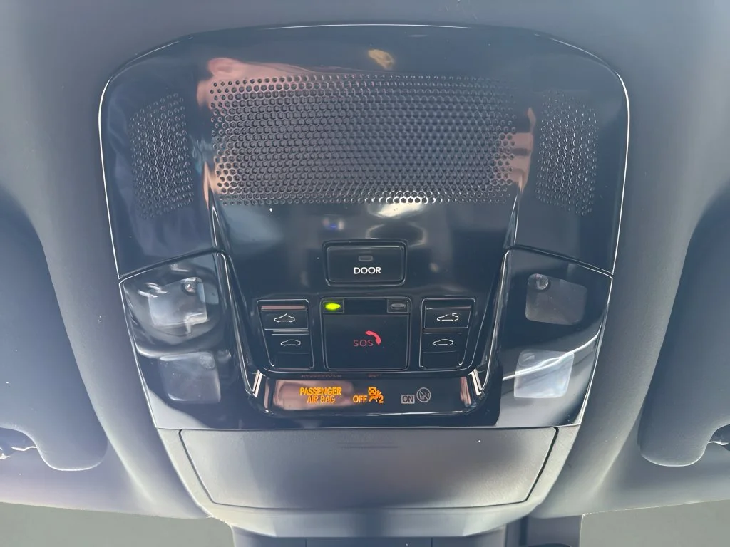 Used 2025 White Lexus RX 350h image 27