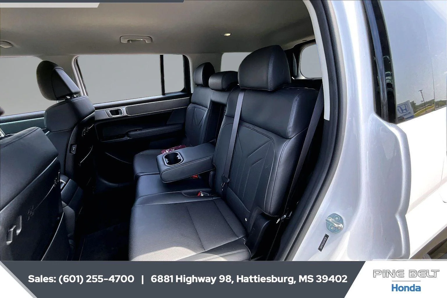 Used 2025 Serenity White Hyundai SEL image 19