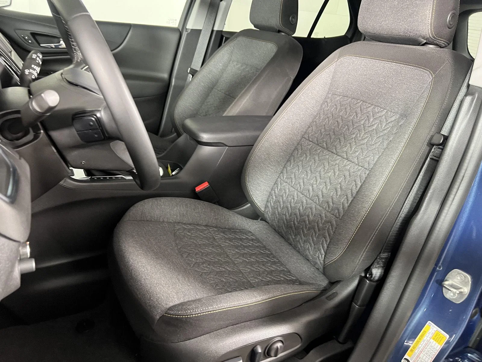 Used 2024 Lakeshore Blue Metallic Chevrolet LT image 31