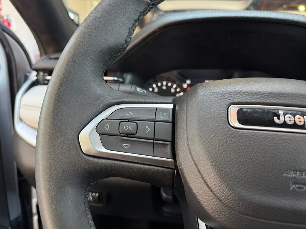 Used 2025 Silver Jeep Limited image 24