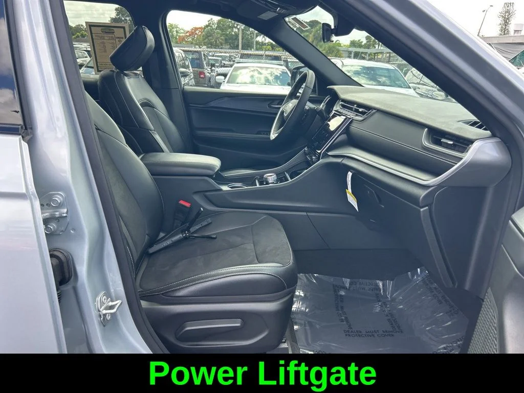 Used 2025 Silver Jeep Altitude X image 25