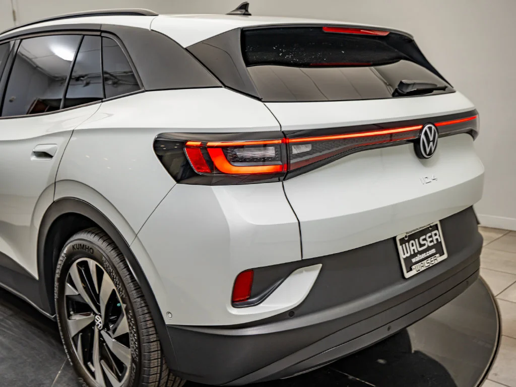 Used 2023 Pure White Volkswagen Standard image 17