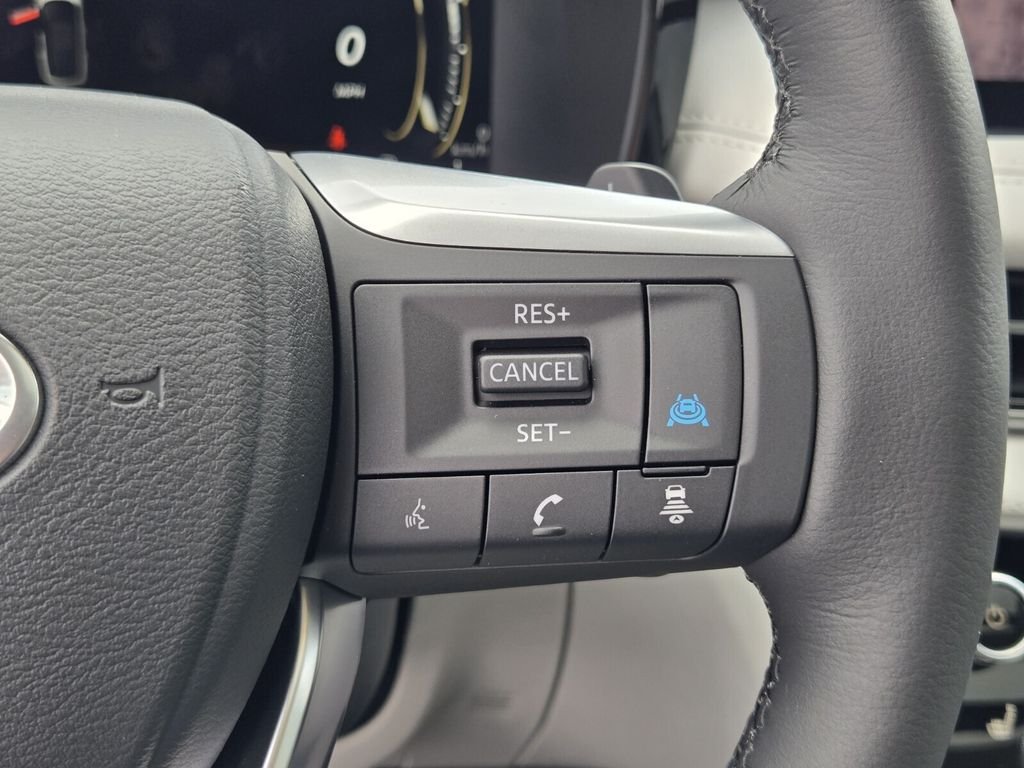 New 2027 RADIANT WHITE INFINITI Luxe FWD image 25